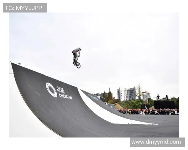 杨丽独家分享滑板技巧与心得助你轻松入门与提升滑板水平