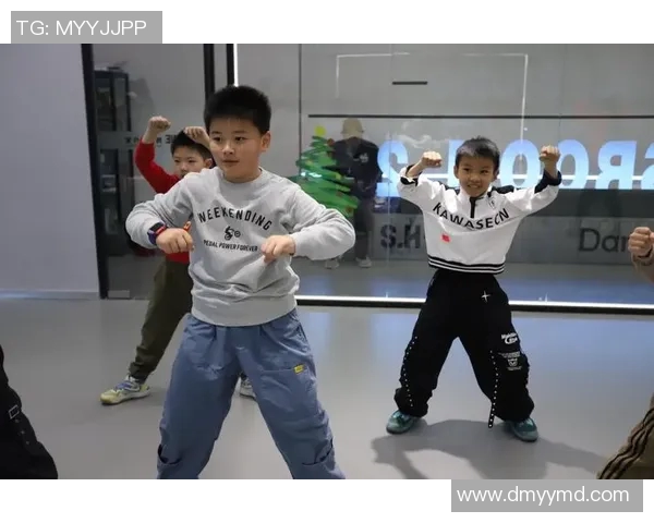 街舞热潮：深入广州街舞队的坚持与激情之旅