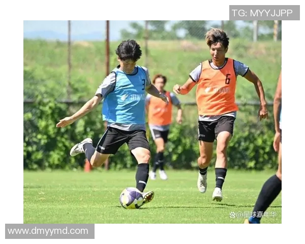 爱媛队与山口雷法的激烈对决展现足球魅力与团队精神 爱媛队与山口雷法的激烈对决展现足球魅力与团队精神