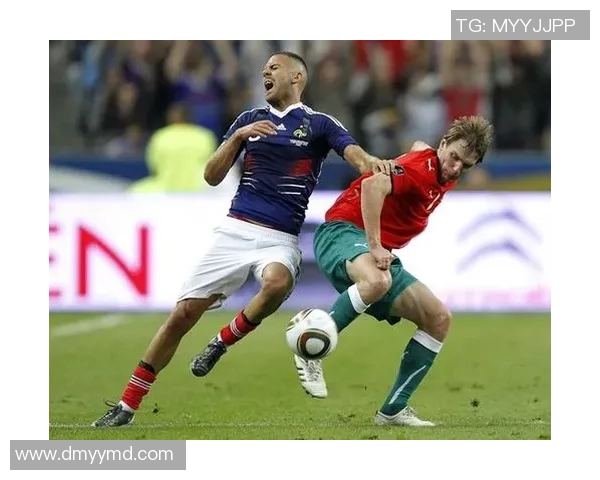 越南与朝鲜展开友谊赛激烈对抗球员们展现精彩技艺与团队精神 越南与朝鲜展开友谊赛激烈对抗球员们展现精彩技艺与团队精神