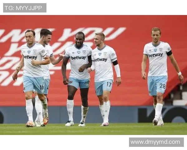 西汉姆联迎战哈德斯菲尔德全力争胜展现英超风采