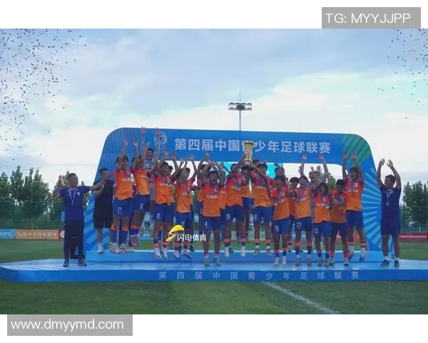 中国U15足球队迎战印尼队力争胜利展现青春风采